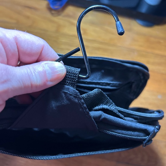 BOGO Casino Magic Black Travel Bag with Adjustable Straps - Picture 3 of 7